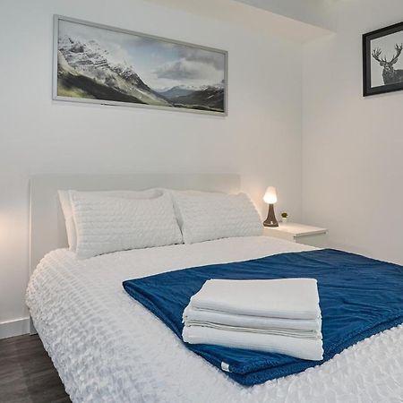 Morden Lovely 3Bedroom Apartment London Abbey Wood ภายนอก รูปภาพ