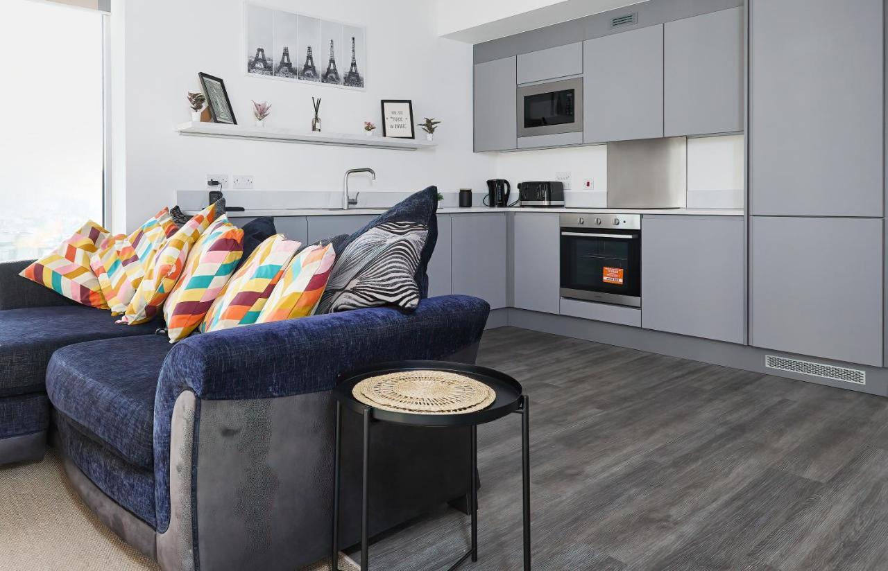 Morden Lovely 3Bedroom Apartment London Abbey Wood ภายนอก รูปภาพ