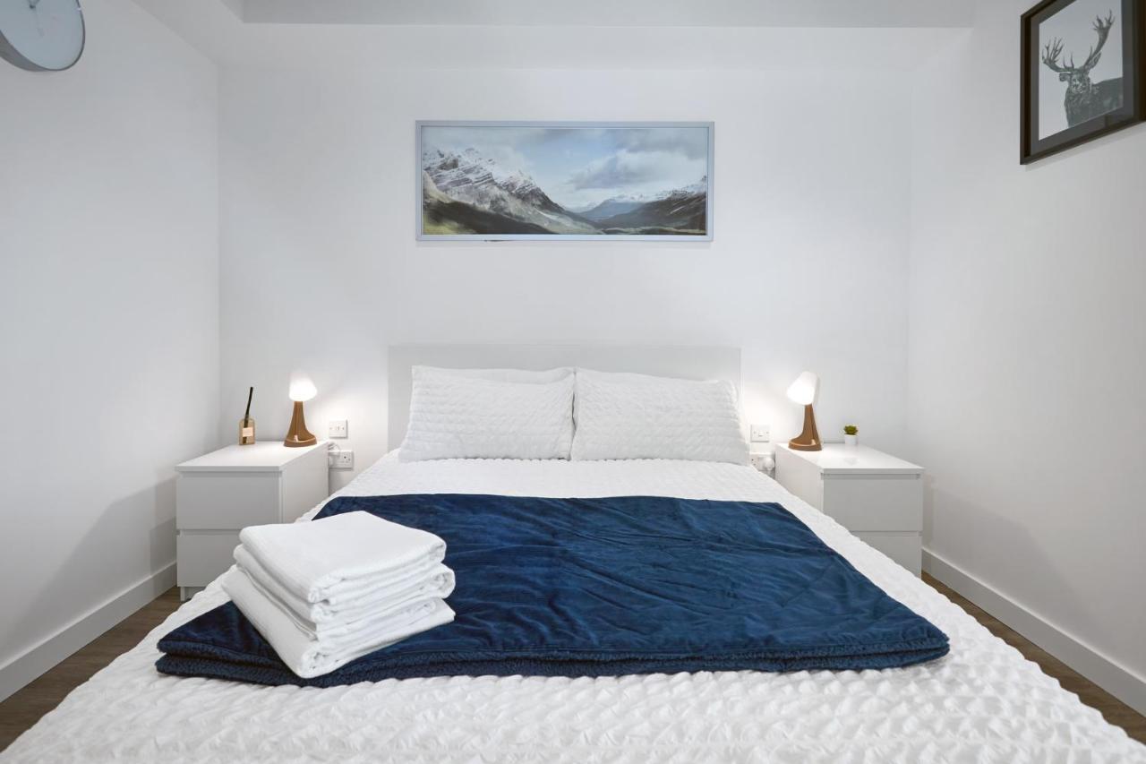 Morden Lovely 3Bedroom Apartment London Abbey Wood ภายนอก รูปภาพ