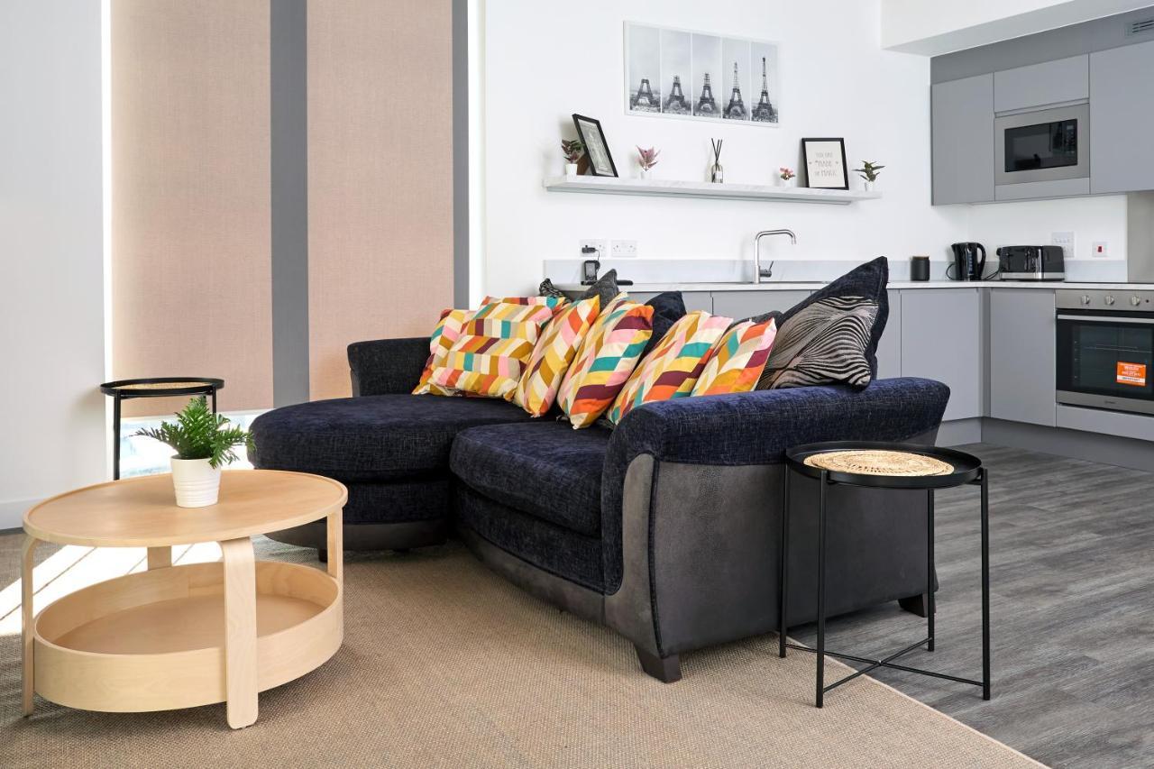 Morden Lovely 3Bedroom Apartment London Abbey Wood ภายนอก รูปภาพ