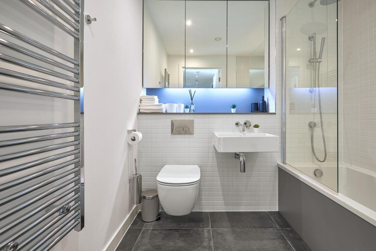 Morden Lovely 3Bedroom Apartment London Abbey Wood ภายนอก รูปภาพ