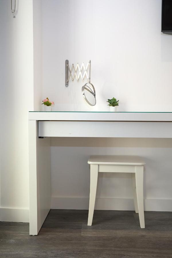 Morden Lovely 3Bedroom Apartment London Abbey Wood ภายนอก รูปภาพ
