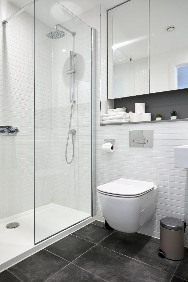 Morden Lovely 3Bedroom Apartment London Abbey Wood ภายนอก รูปภาพ